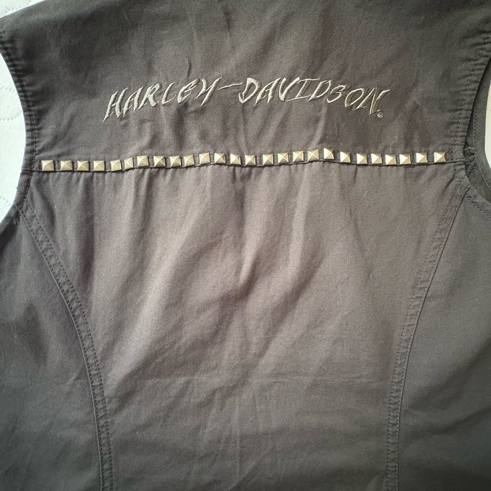 Harley-Davidson Gray Vest with Silver Accents - Picture 4 of 6